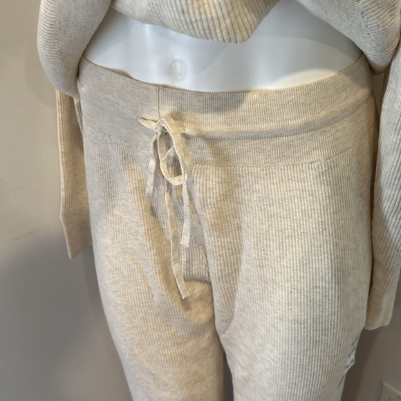 Uniqlo set - Picture 4 of 6